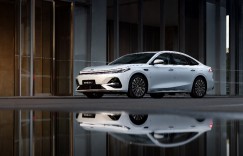 吉利控股集团上半年总销量193万辆 同比增长30% 新能源销量超百万